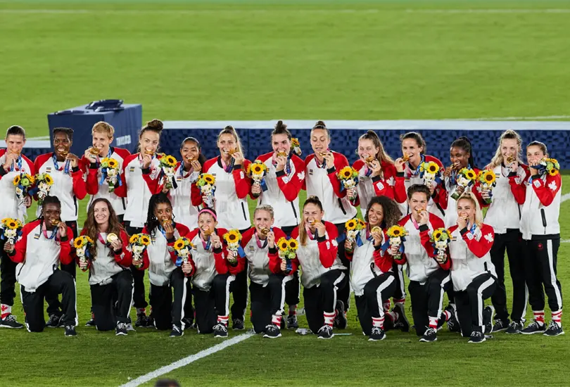Canad&aacute; consigue su primer trofeo internacional en futbol femenil con oro en Tokio 2020