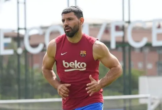 Reportan que el Kun Agüero se quiere ir del Barcelona por la salida de Messi 