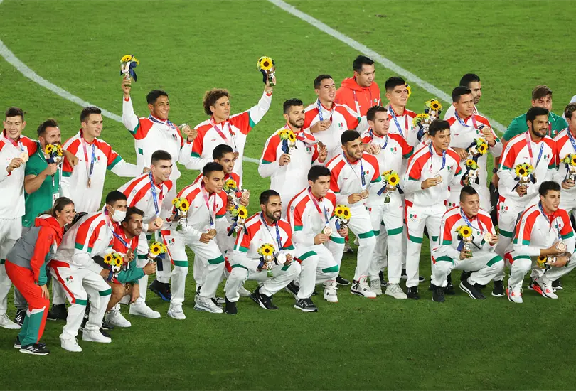 Redes reaccionan ante premiación del Tri en Tokio 2020 y jugadores presumen su presea Redes reaccionan ante premiación del Tri en Tokio 2020 y jugadores presumen su presea