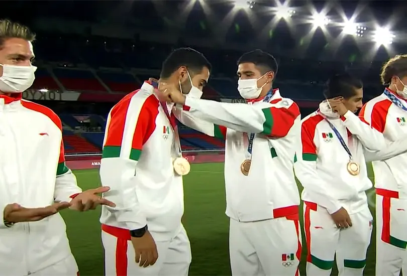 Se le acaban las medallas a Infantino y C&oacute;rdova se muestra sorprendido