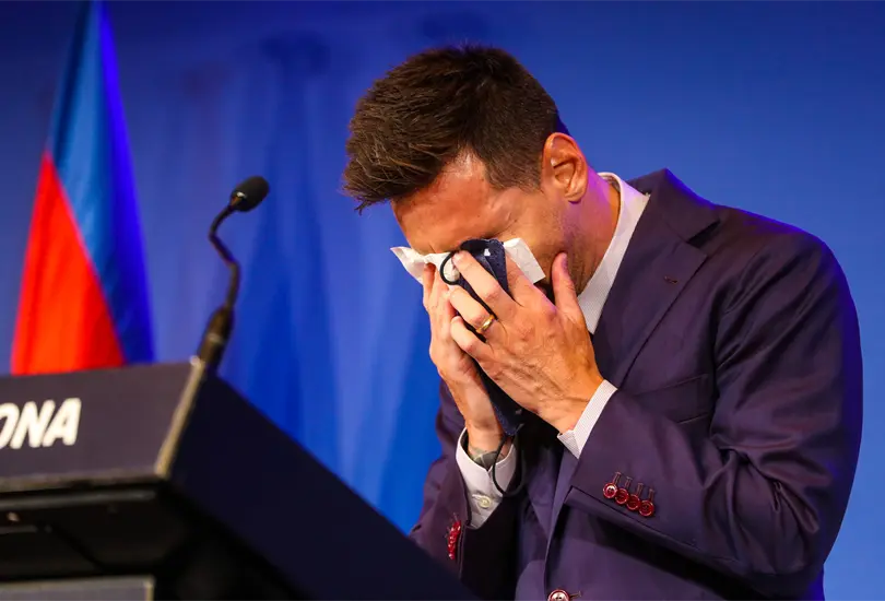 Los fans de Messi lloran el adi&oacute;s de su &iacute;dolo y llueven memes