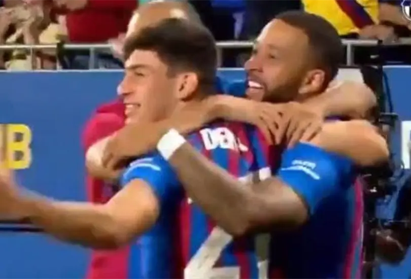Memphis Depay anota el primer gol de la era post-Messi en el Barcelona Memphis Depay anota el primer gol de la era post-Messi en el Barcelona