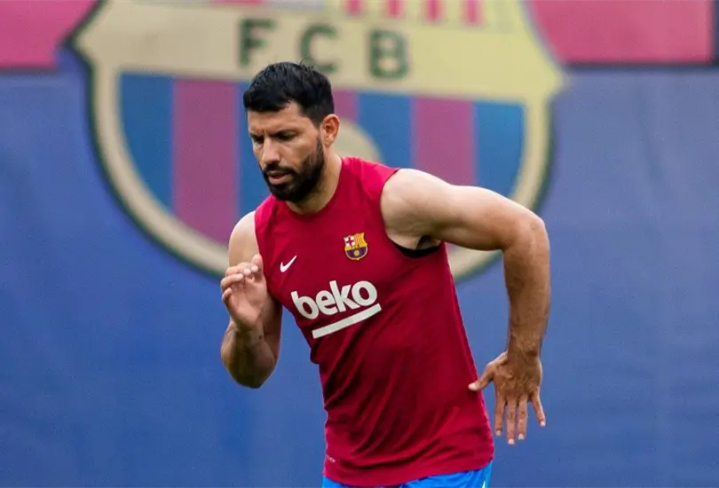 Kun Agüero se perderá varios partidos por lesión y aplaza su debut con el Barcelona Kun Agüero se perderá varios partidos por lesión y aplaza su debut con el Barcelona