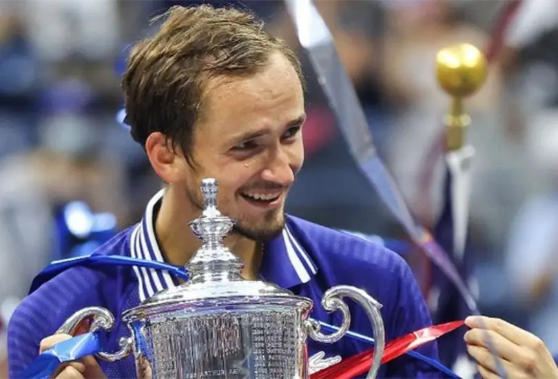 Medvedev doblega a Djokovic y se queda con el US Open Medvedev doblega a Djokovic y se queda con el US Open