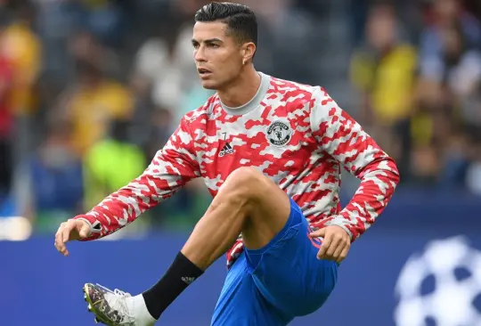 CR7 da pelotazo a guardia de seguridad previo a juego contra Young Boys