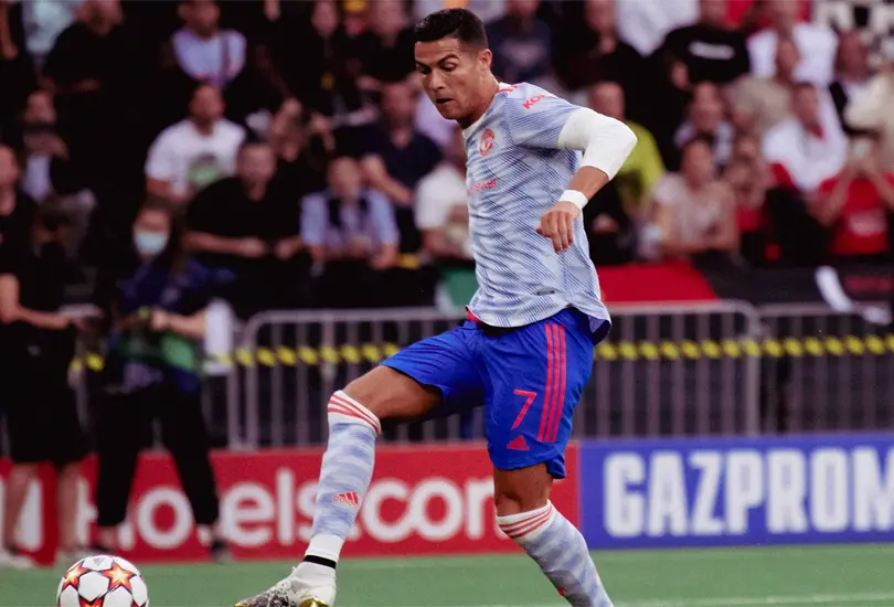 Los balonazos que Cristiano ha propinado a los aficionados