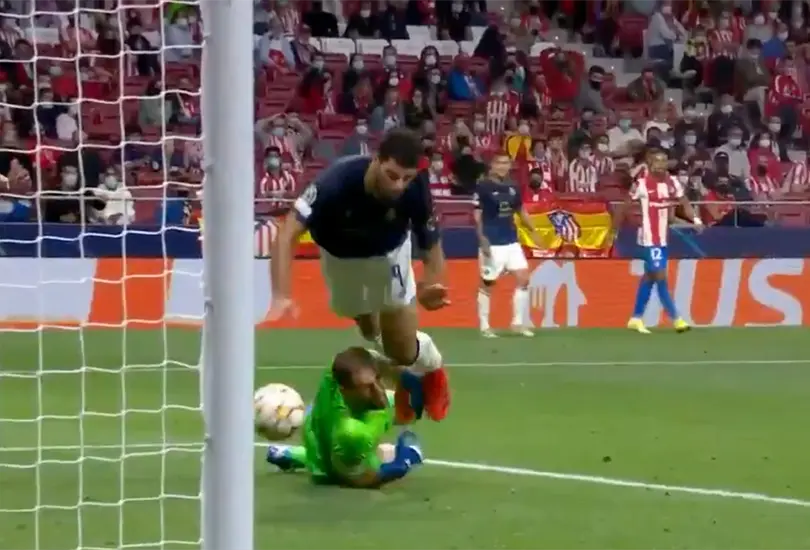 Atlético vs Porto termina en polémica por gol anulado; Tecatito y HH vieron acción Atlético vs Porto termina en polémica por gol anulado; Tecatito y HH vieron acción