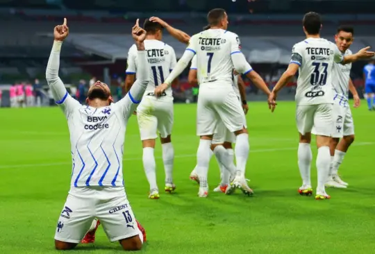 Rayados golea a Cruz Azul con polémica arbitral y de la afición; jugará la final de local