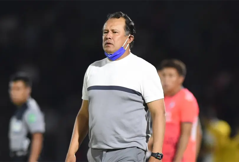 Es una noche negra para la historia de Cruz Azul, dice Reynoso sobre goleada Es una noche negra para la historia de Cruz Azul, dice Reynoso sobre goleada