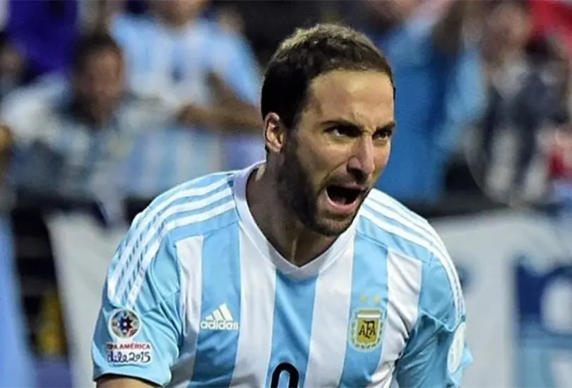 Higuaín asegura que Benzema lo obligó a sacar su mejor versión en el Real Madrid Higuaín asegura que Benzema lo obligó a sacar su mejor versión en el Real Madrid
