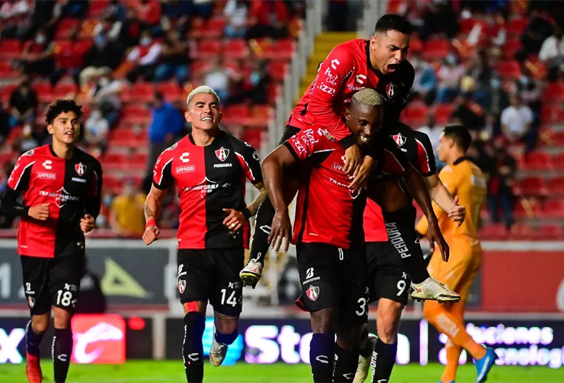 Atlas golea al Necaxa y dormir&aacute; como tercer lugar de la tabla
