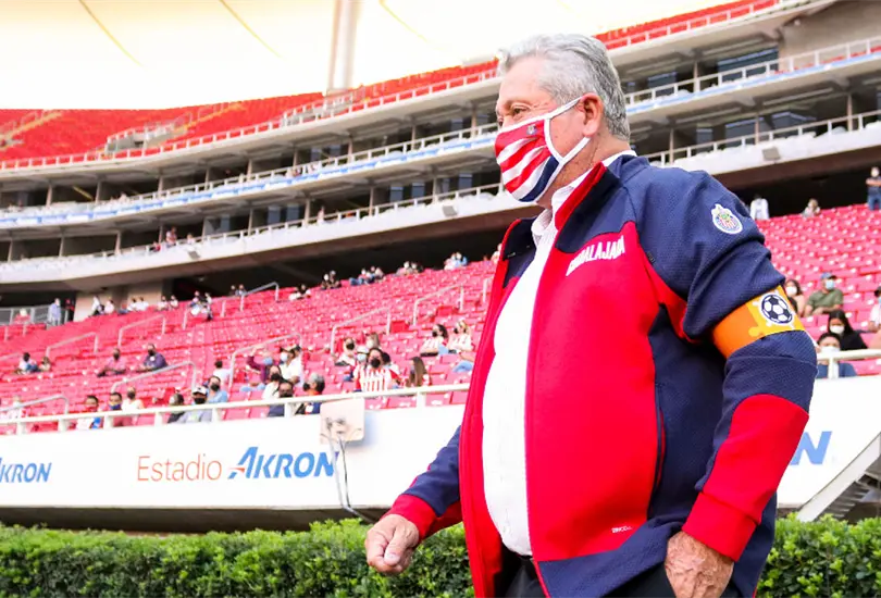 Afición de Chivas queda dividida por el despido de Vucetich Afición de Chivas queda dividida por el despido de Vucetich