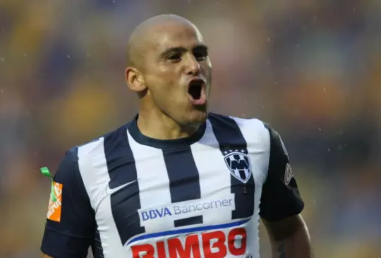 Chupete Suazo ya está registrado y portará exótico número en Raya2