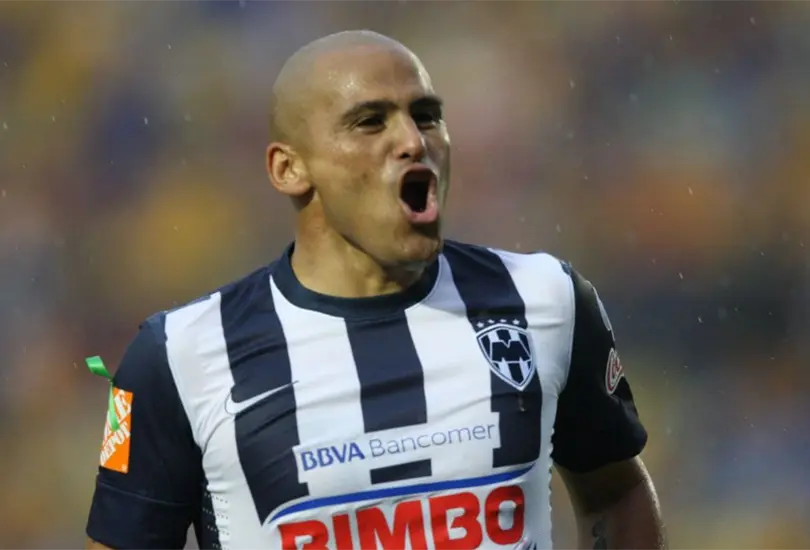 Chupete Suazo ya est&aacute; registrado y portar&aacute; ex&oacute;tico n&uacute;mero en Raya2
