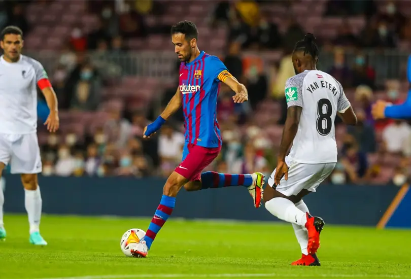 Barcelona empata de último minuto ante Granada; sigue lejos de los líderes Barcelona empata de último minuto ante Granada; sigue lejos de los líderes