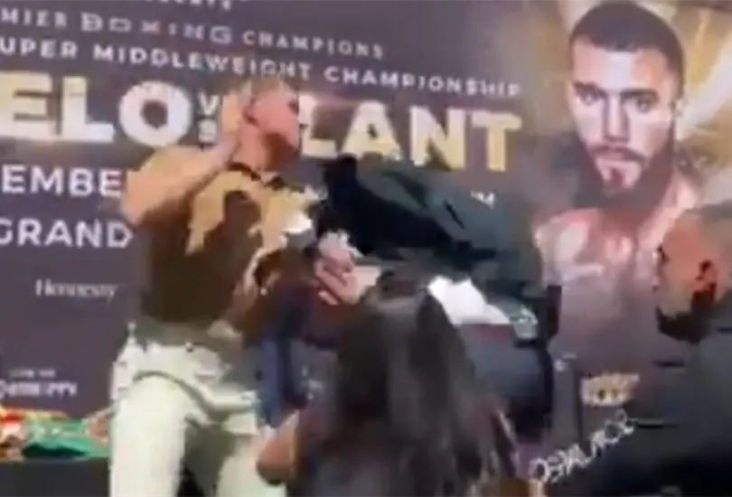 Canelo explica el motivo que lo llev&oacute; a los golpes contra Plant en pleno careo