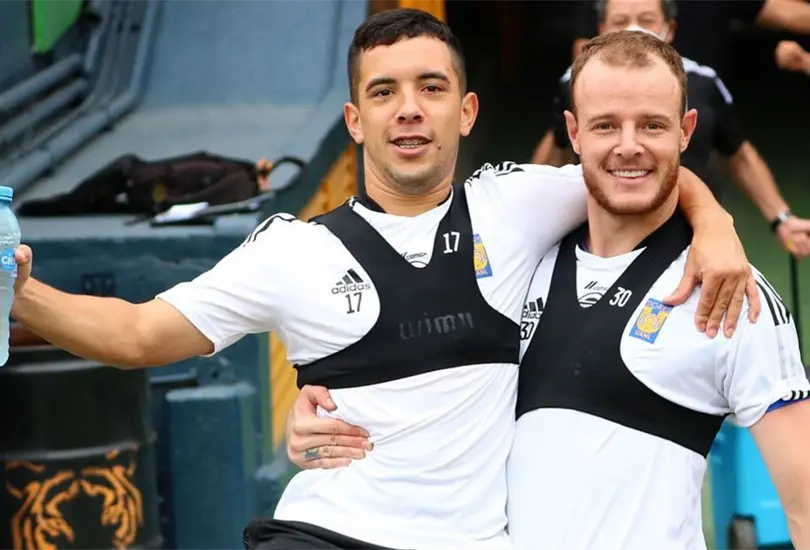 Leo Fern&aacute;ndez se lleva los aplausos en la goleada de Tigres