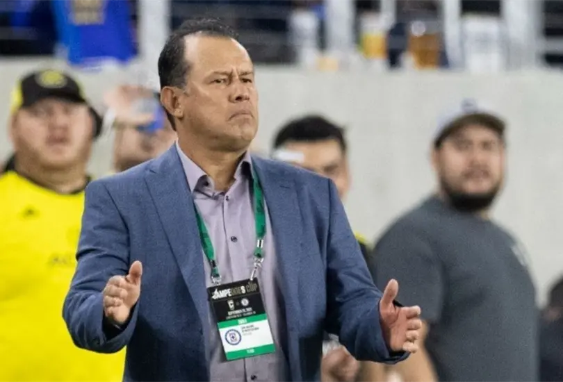 Juan Reynoso dijo sentirse frustrado por perder la Campeones Cup Juan Reynoso dijo sentirse frustrado por perder la Campeones Cup