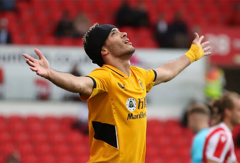 Jim&eacute;nez ser&iacute;a afectado si FIFA sanciona a Wolverhampton por no cederlo