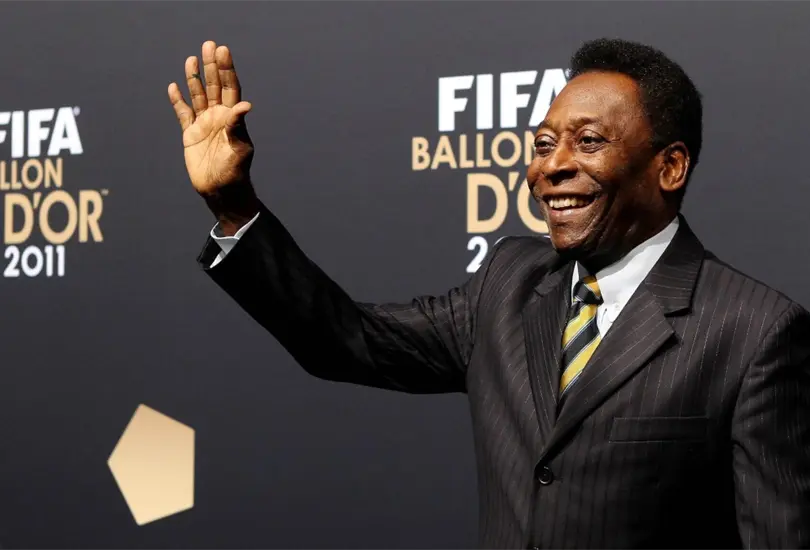 Pel&eacute; es operado de un tumor en el colon; lleva seis d&iacute;as hospitalizado