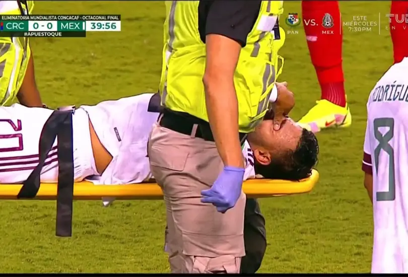 Alexis Vega viajar&aacute; a Panam&aacute; con el Tri para determinar la gravedad de su lesi&oacute;n 