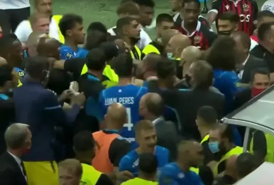 Preparador físico del Marsella se va castigado casi un año por pelea con aficionados Preparador físico del Marsella se va castigado casi un año por pelea con aficionados