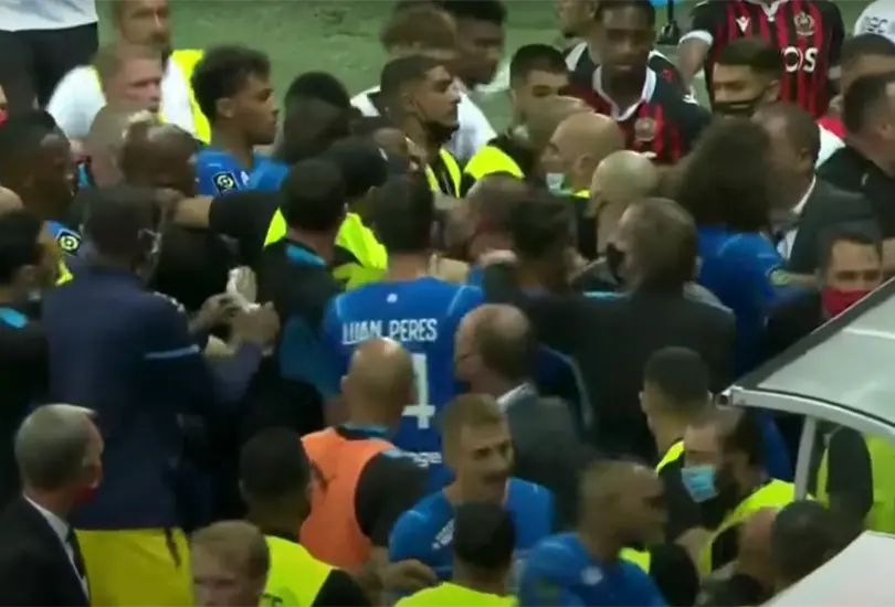 Preparador f&iacute;sico del Marsella se va castigado casi un a&ntilde;o por pelea con aficionados
