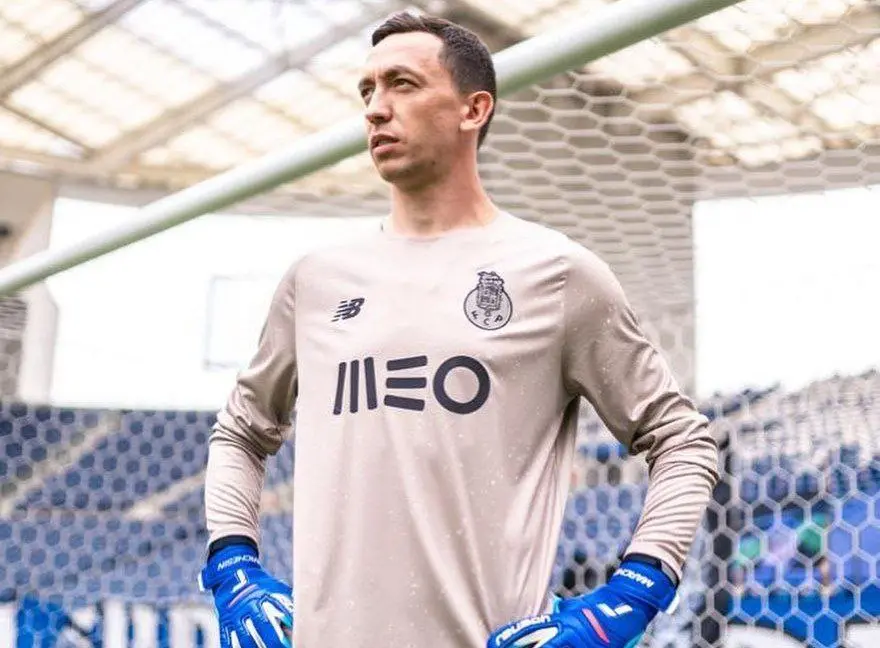 El guardameta busca ir a Qatar 2022 (Instagram - @agustinmarchesin1)