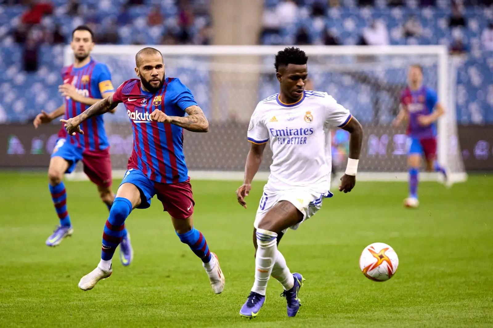 El partido se jugó con gran intensidad de principio a fin (Twitter - @rfef)
