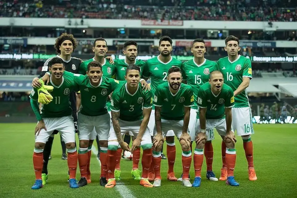 Oribe en un partido eliminatorio de México para Rusia 2018 - @oribepm