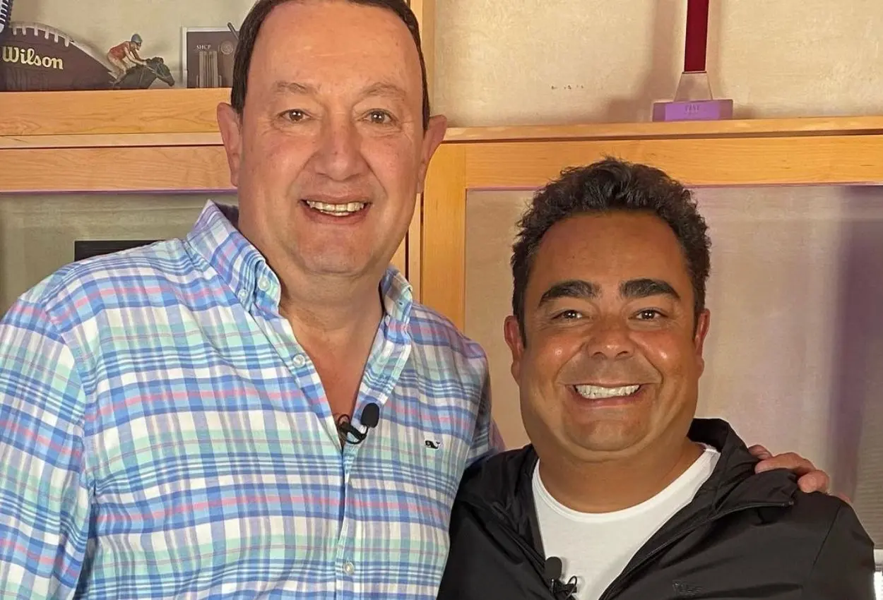 El periodista deportivo estuvo con Antonio de Valdés y habló sobre su salida de ESPN. Foto: Instagram @garciatorano