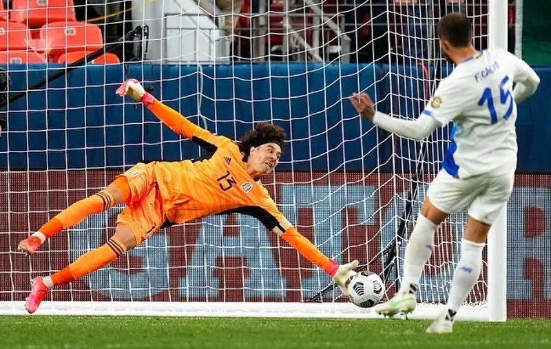 Francisco Calvo falló un penal en la semifinal de Nations League vs México - Instagram @calvo05