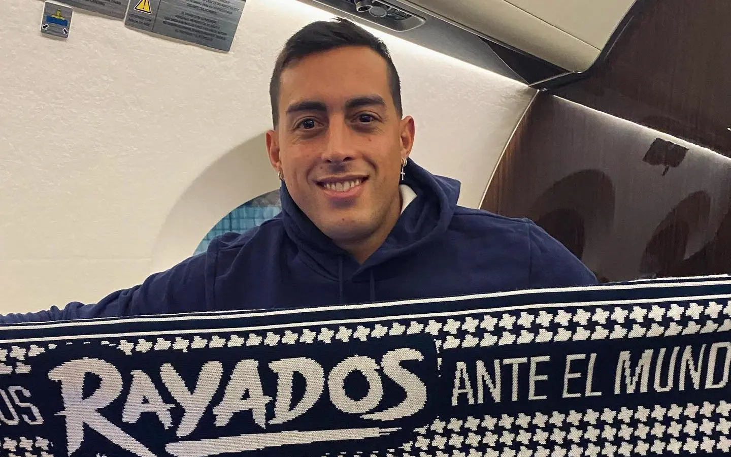 Funes Mori camino a EAU - @Rayados