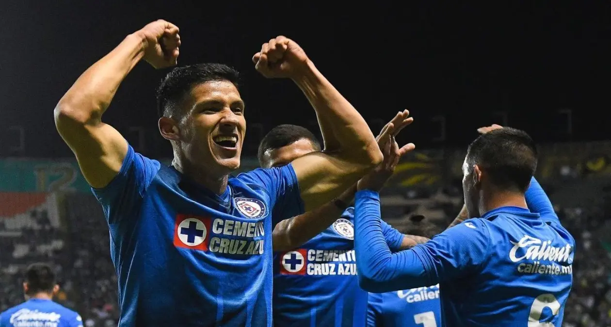 Instagram @cruzazul