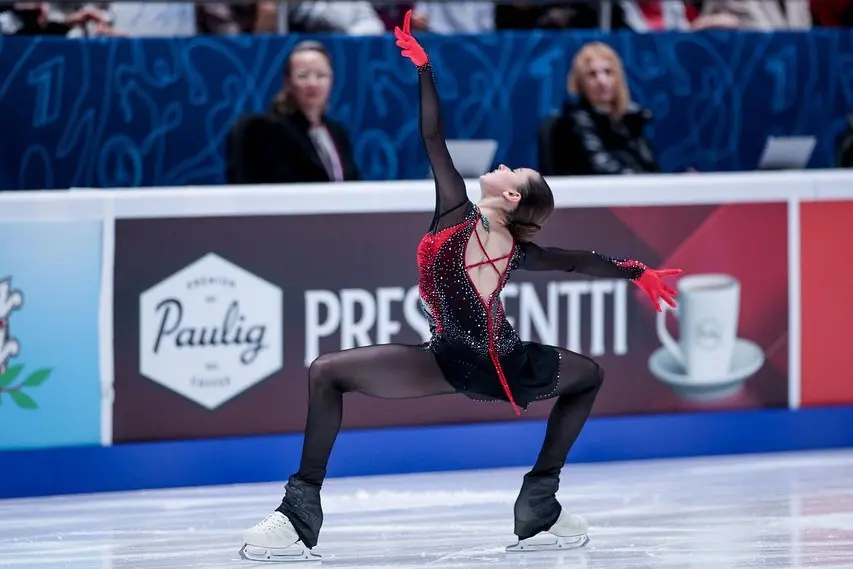 La patinador rusa podrá seguir participando en Beijing 2022. Foto: Instagram @kamilavalieva26