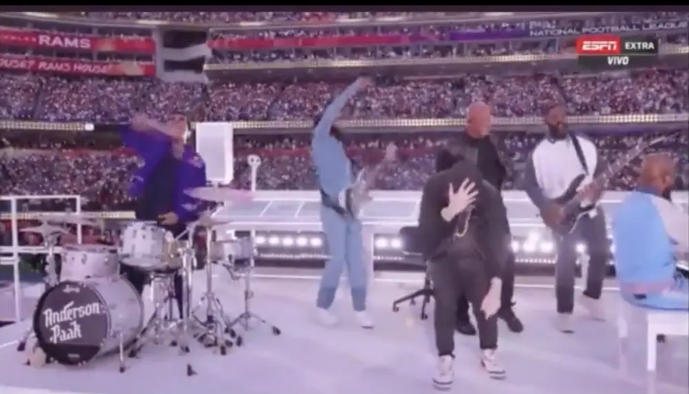 Eminem estuvo en el escenario del SoFi Stadium. (Captura de pantalla)
