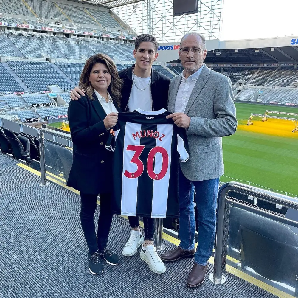 Santiago Muñoz fue fichado en septiembre del 2021. (Twitter @santi_mr10)
