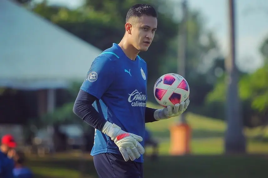 Raúl Gudiño espera no recibir más goles de último minuto. (Instagram @raulgudino)