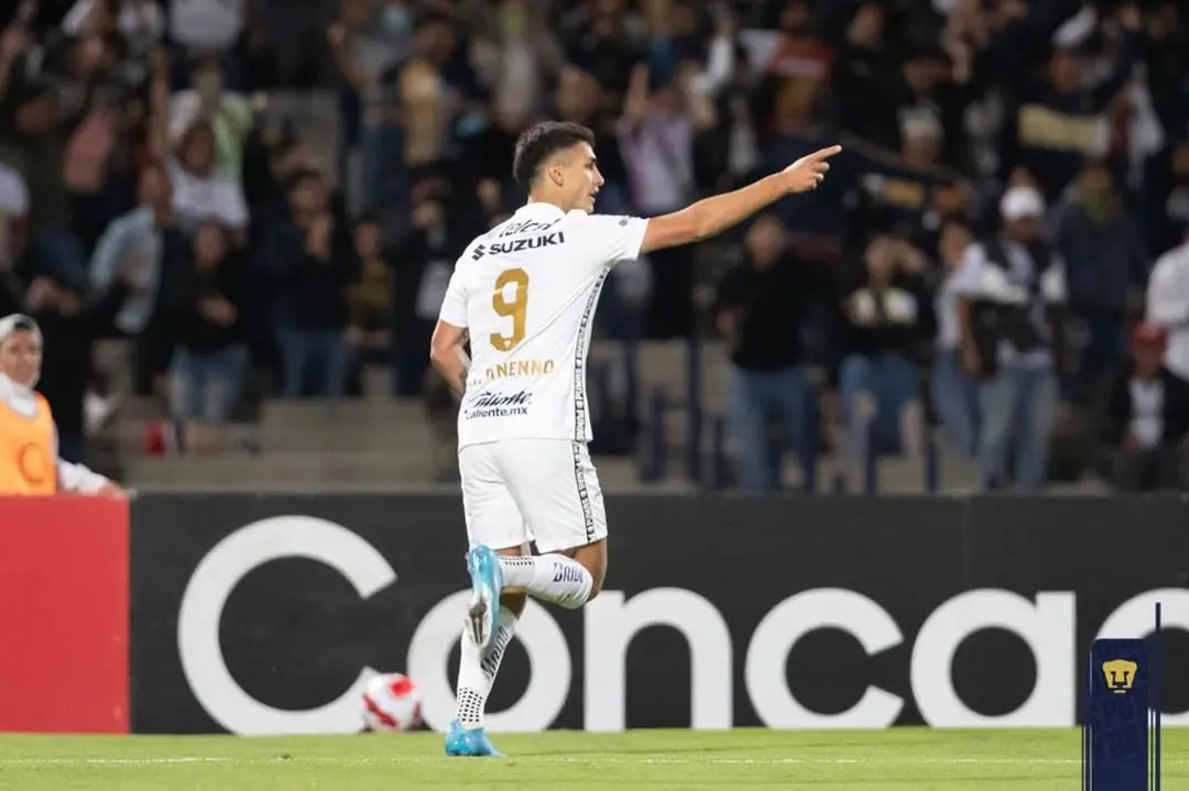 El delantero de Pumas puede ser un futbolista peligroso para el América. Foto: Instagram @PumasMX