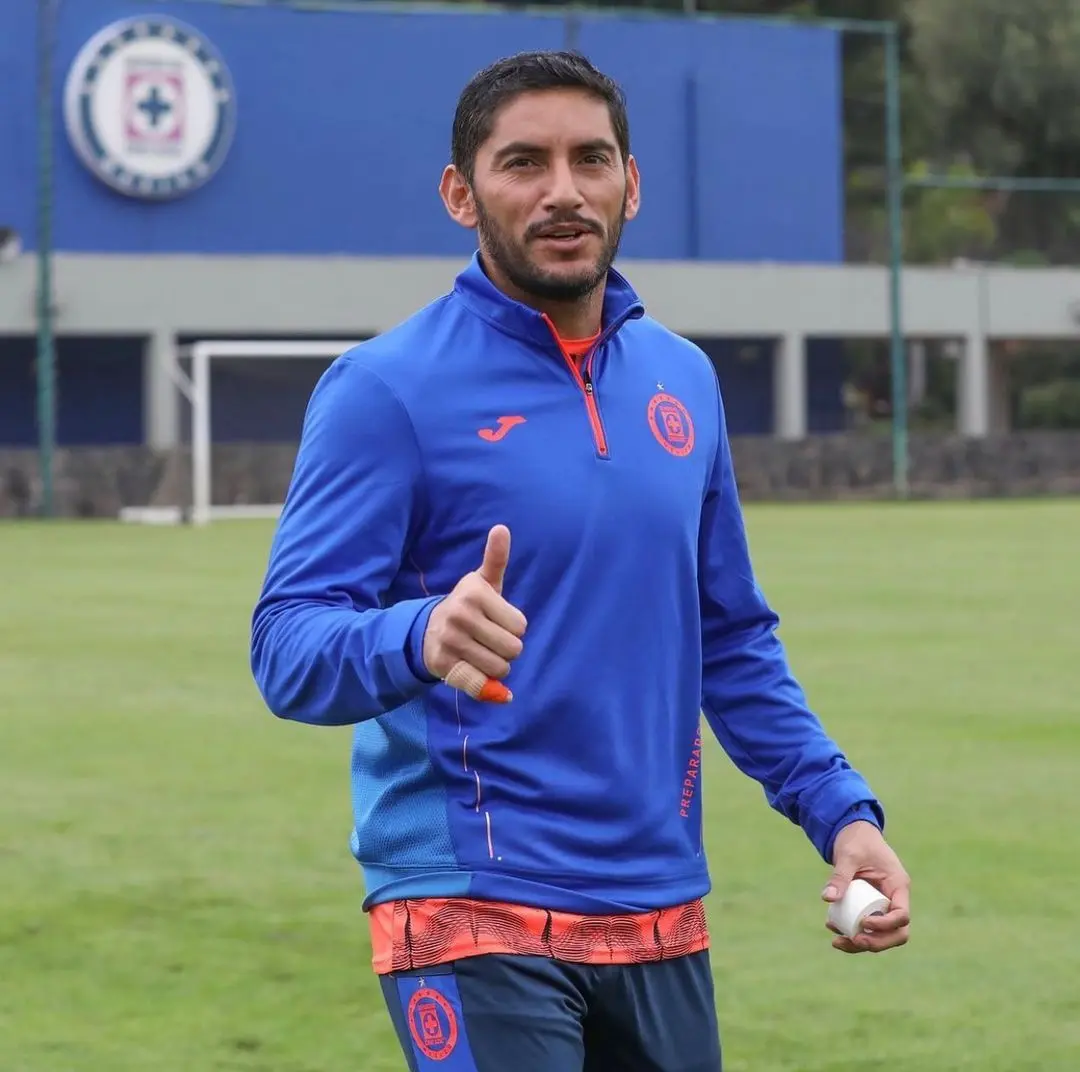El portero de Cruz Azul aseguró que trabajarán más para finalizar los partidos de la mejor forma. Foto: Instagram @jjesuscorona01