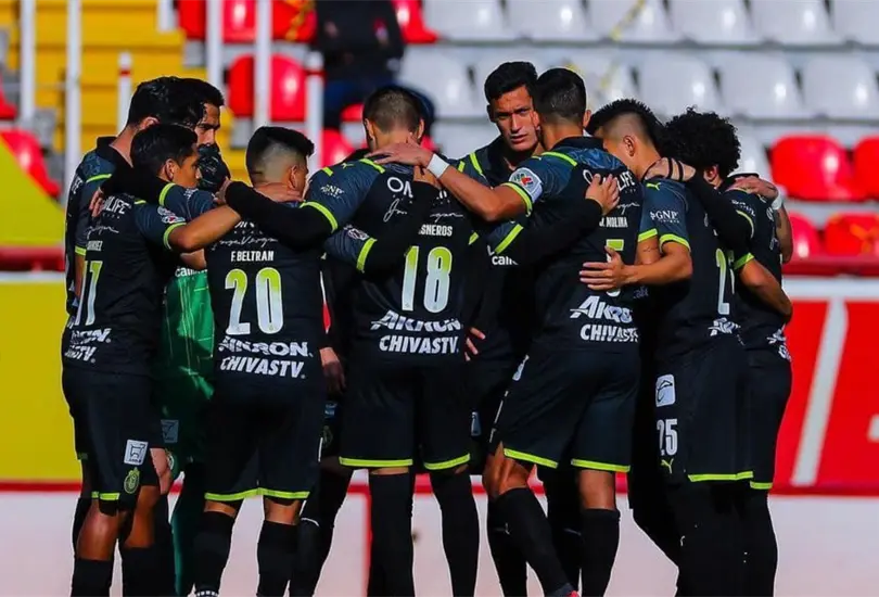 Chivas tendr&iacute;a 2 opciones para fichar un 9 en la Liga MX