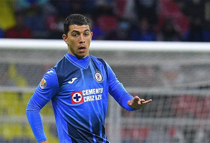 Nada m&aacute;s me avisaron; Lira revela que no fue consultado para llegar a Cruz Azul