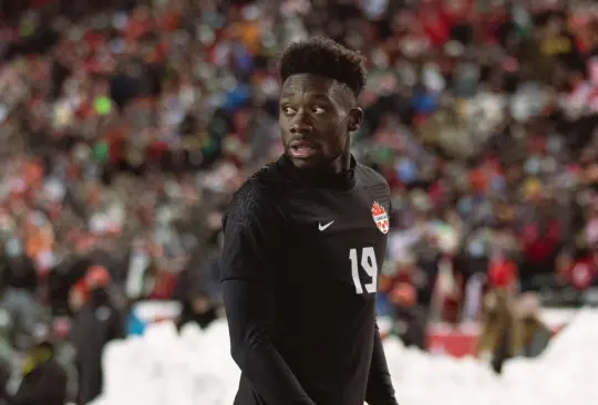 Alphonso Davies sufre miocarditis y se perderá la siguiente Fecha FIFA con Canadá