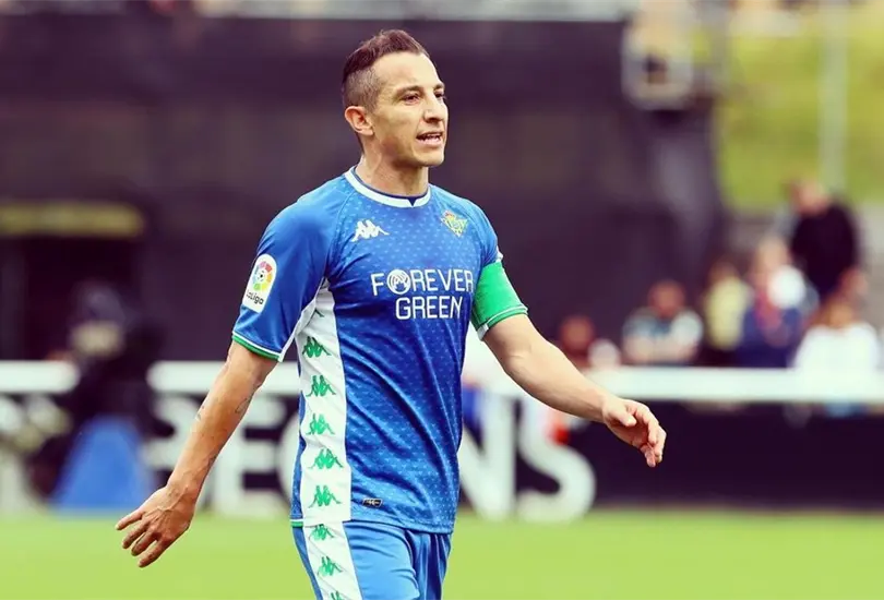 Guardado niega tajantemente que se burl&oacute; de agresi&oacute;n vs jugador de Sevilla