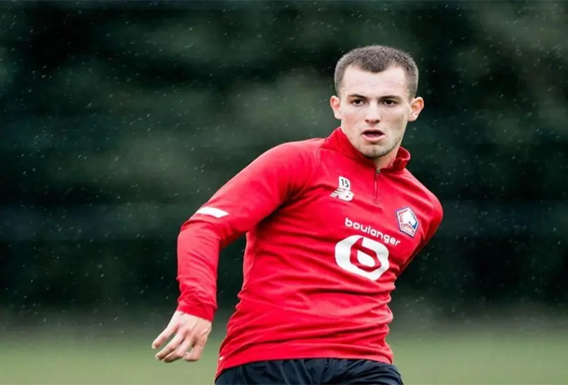 Lille le da las gracias a Eugenio Pizzuto; no pudo ni debutar