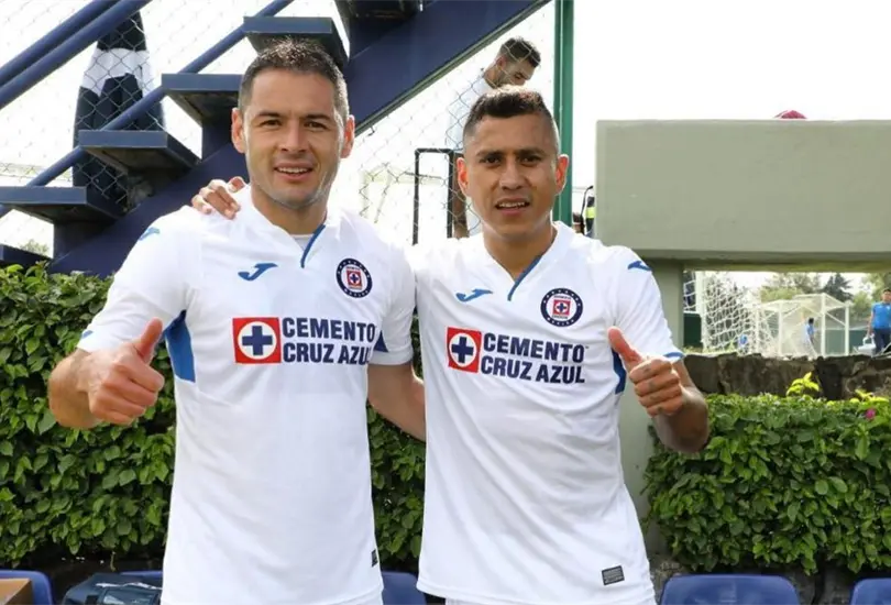 Pablo Aguilar pide defensas para Cruz Azul porque él y Cata ya están viejos Pablo Aguilar pide defensas para Cruz Azul porque él y Cata ya están viejos