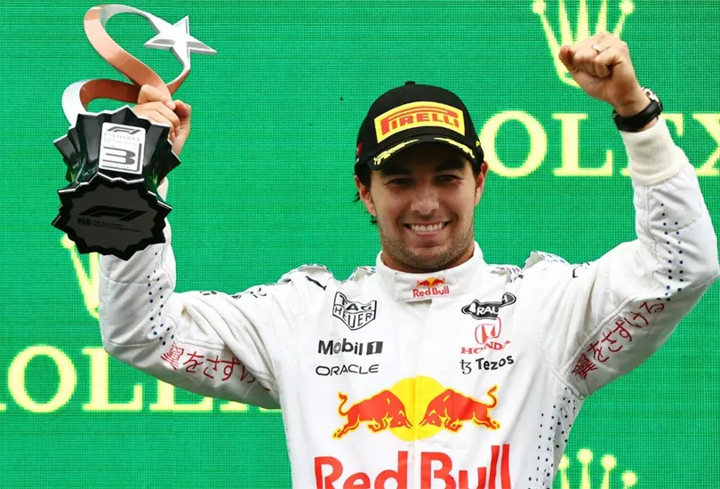 Checo Pérez recibe aumento de salario para temporada 2022; ¿cuánto ganó en 2021? Checo Pérez recibe aumento de salario para temporada 2022; ¿cuánto ganó en 2021?