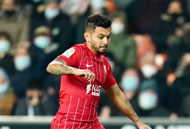 Sevilla empata con el Valencia y sigue de sublíder; Tecatito Corona debuta en LaLiga Sevilla empata con el Valencia y sigue de sublíder; Tecatito Corona debuta en LaLiga