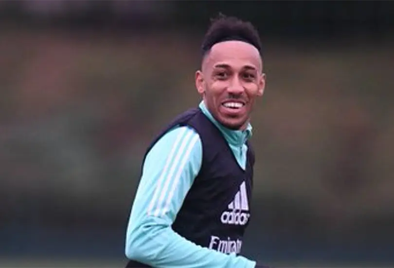 Aubameyang asegura que est&aacute; bien del coraz&oacute;n