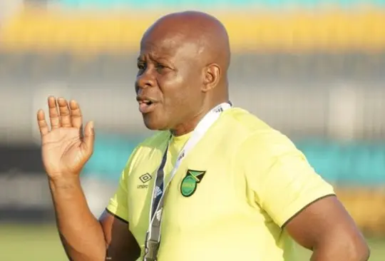 Lo m&aacute;s importante es que M&eacute;xico no nos gane tan f&aacute;cil, dice DT de Jamaica